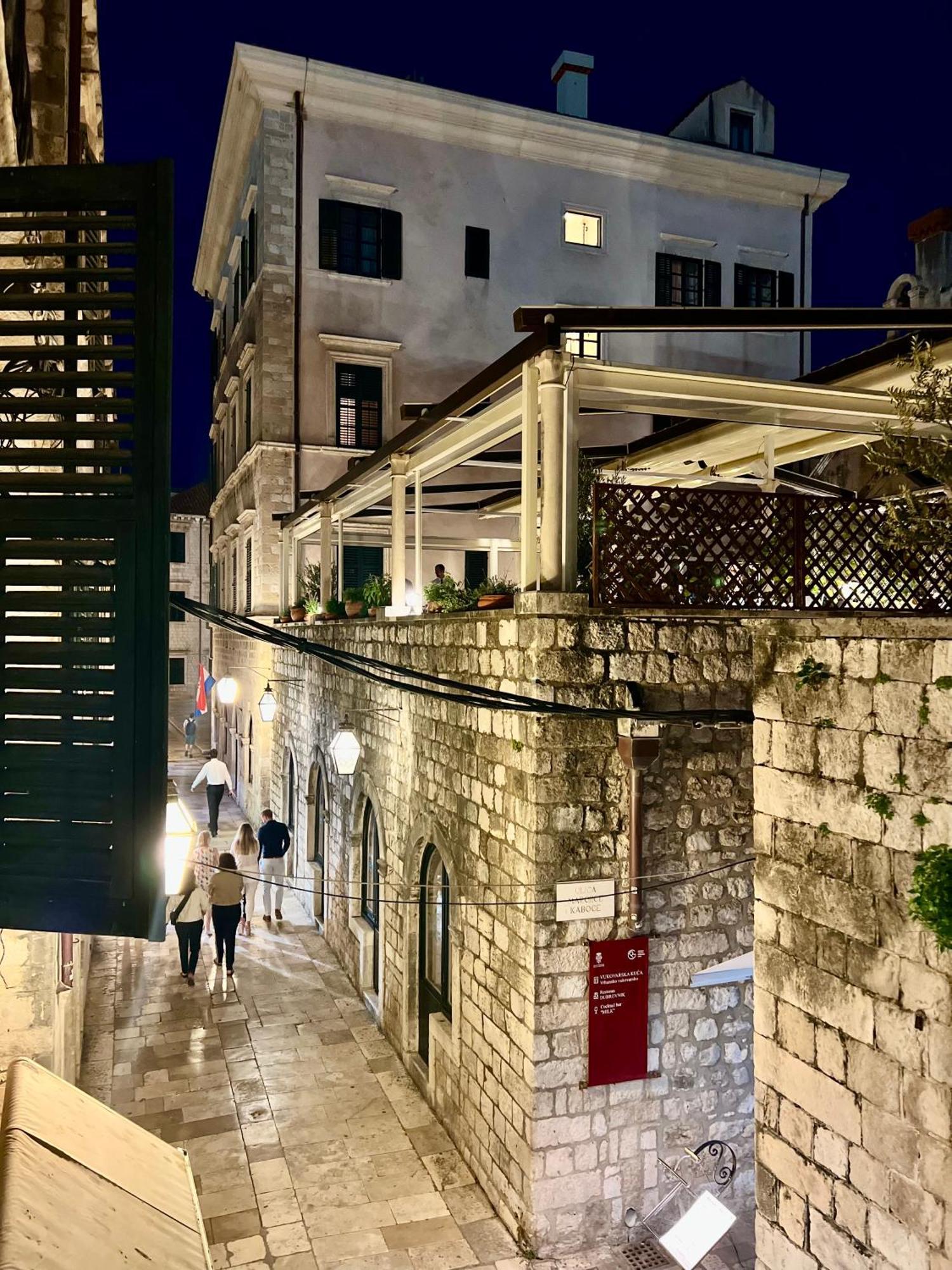 Apartment Tinel